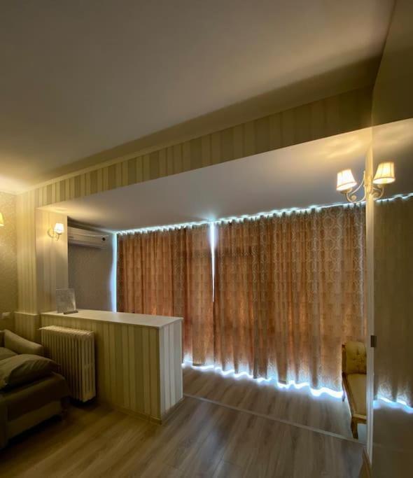 Downtown Studio - Ultra Central With Park View Bukurešť Exteriér fotografie